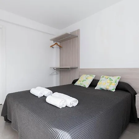 Yourhouse Monges With Sea Views *